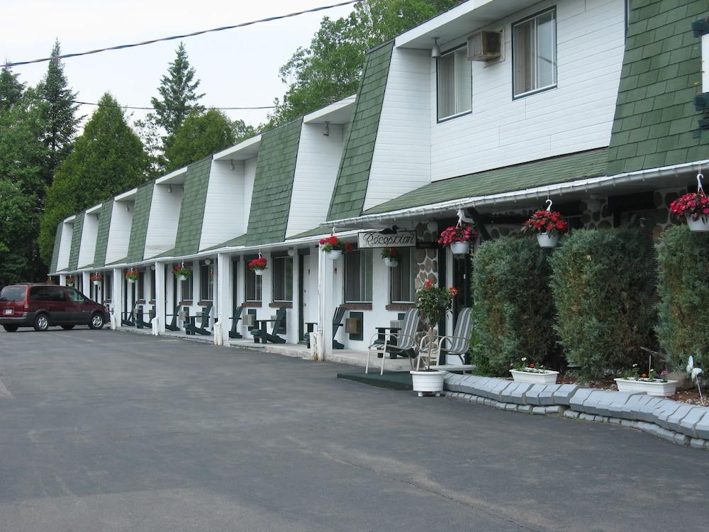 Le Saint-Adele Motel แซ็ง-ตาแดล ภายนอก รูปภาพ